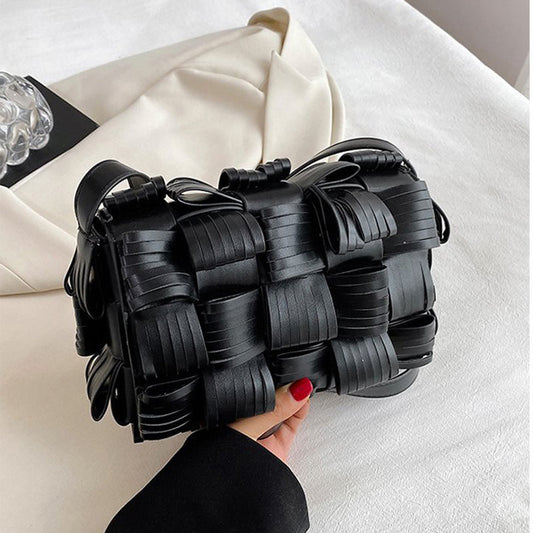 New Trendy Designed Women Handbags 2022 Summer Ladies PU Leather Solid Hollow Out Crossbody Bags Females Tassel Shoulder Bags